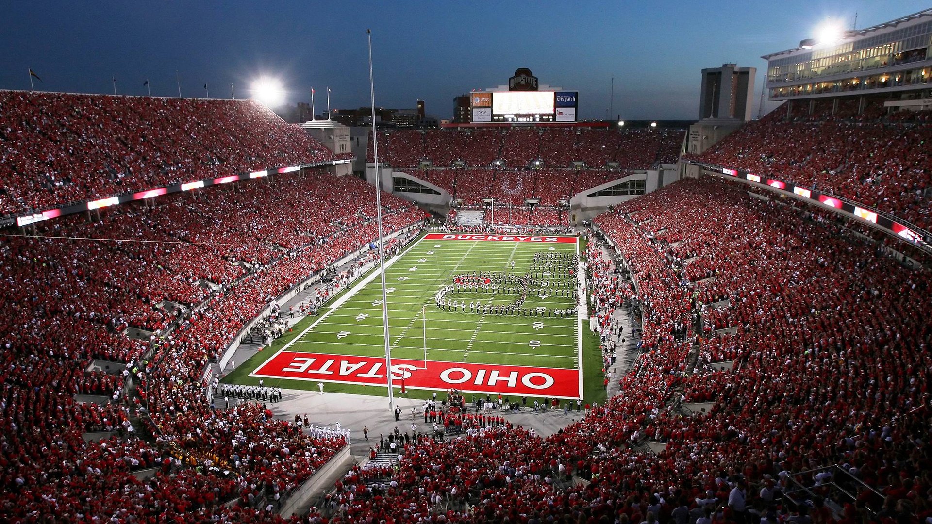 勇士主场布置加入复古元素致敬队史经典,勇士队重建