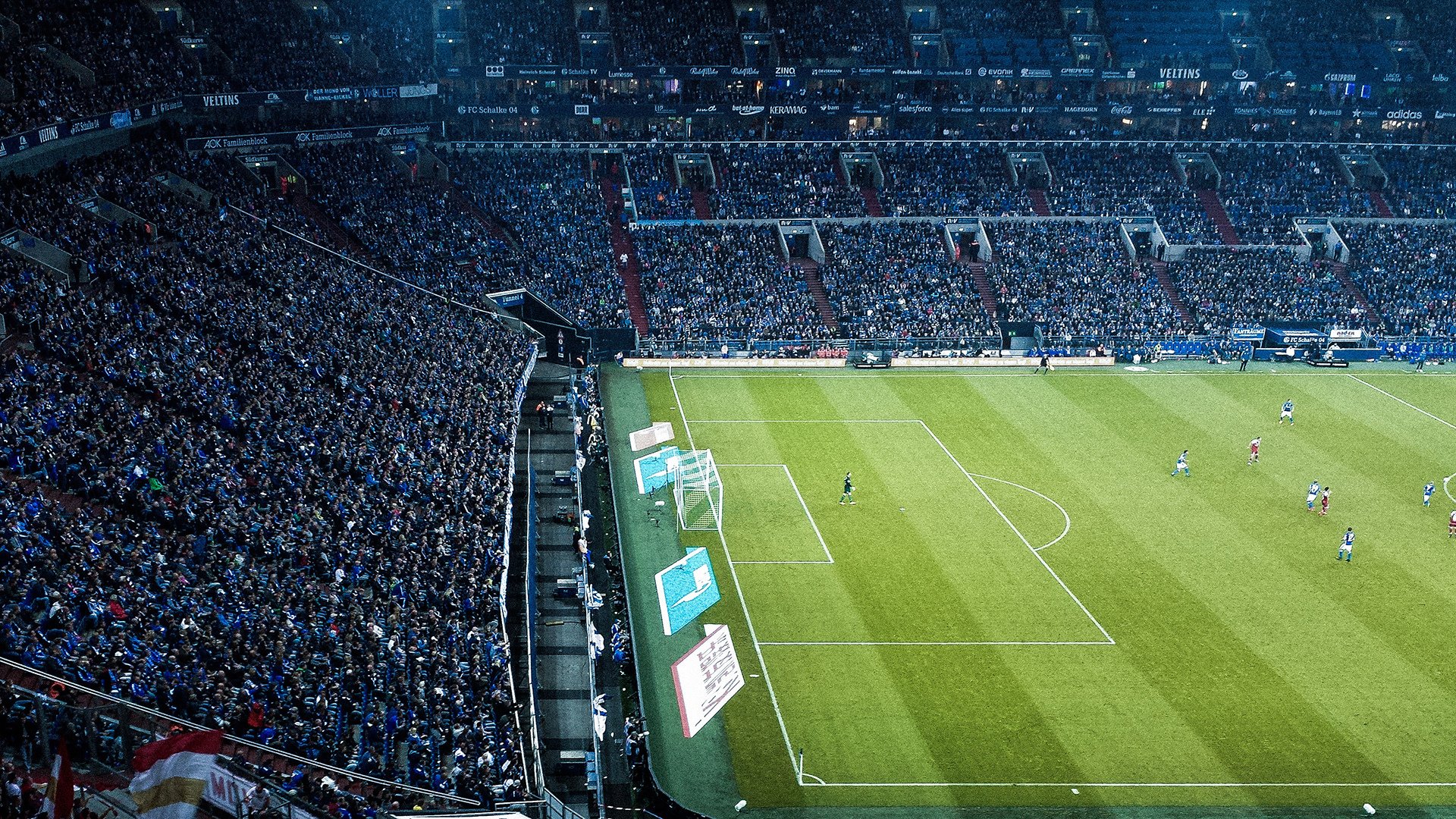 《堡垒之夜》“未来光影”赛季上线,奇幻创意等你发掘!